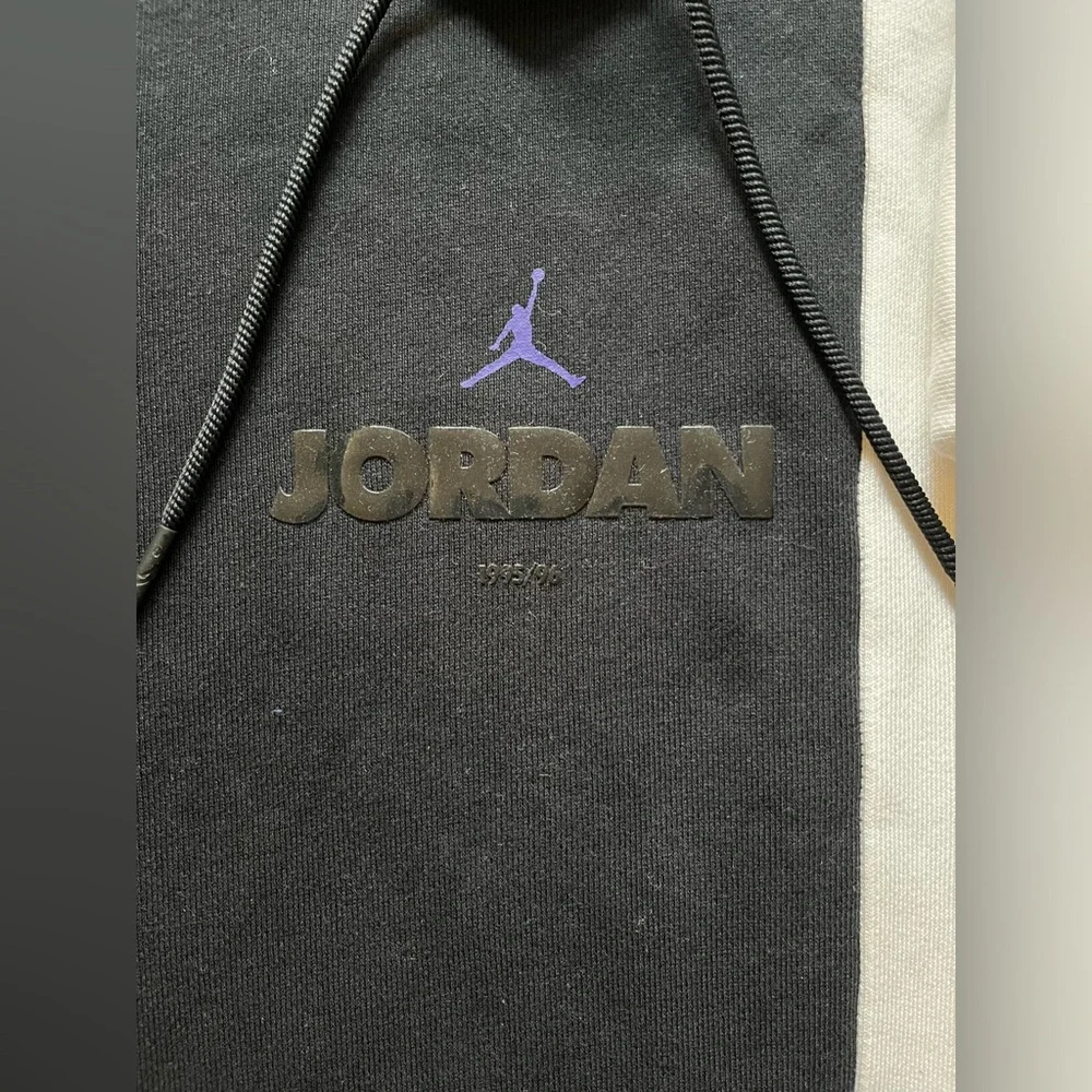 Preowned- Men’s Air Jordan Legacy II Pull Over Concord Black &White Hoodie -Sz M